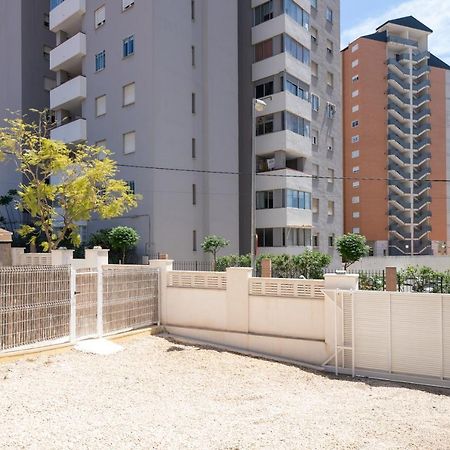 Casa Mya Con Terreno Privado Y Parking Compartido - A 800M De Playa Poniente Βίλα Μπένιντορμ Εξωτερικό φωτογραφία