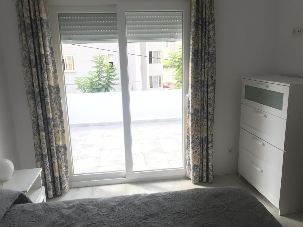 Casa Mya Con Terreno Privado Y Parking Compartido - A 800M De Playa Poniente Βίλα Μπένιντορμ Εξωτερικό φωτογραφία
