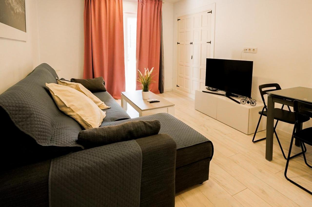 Casa Mya Con Terreno Privado Y Parking Compartido - A 800M De Playa Poniente Βίλα Μπένιντορμ Εξωτερικό φωτογραφία