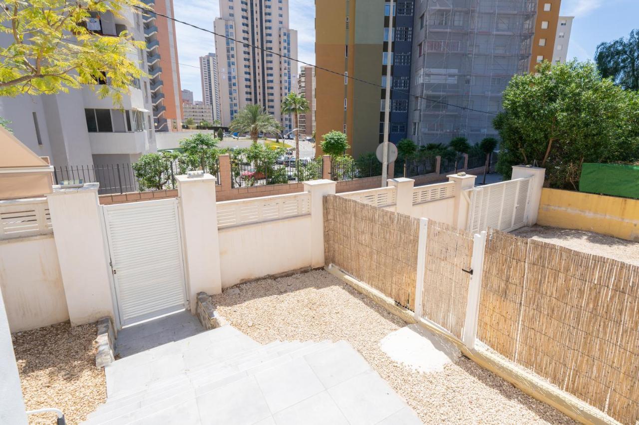 Casa Mya Con Terreno Privado Y Parking Compartido - A 800M De Playa Poniente Βίλα Μπένιντορμ Εξωτερικό φωτογραφία