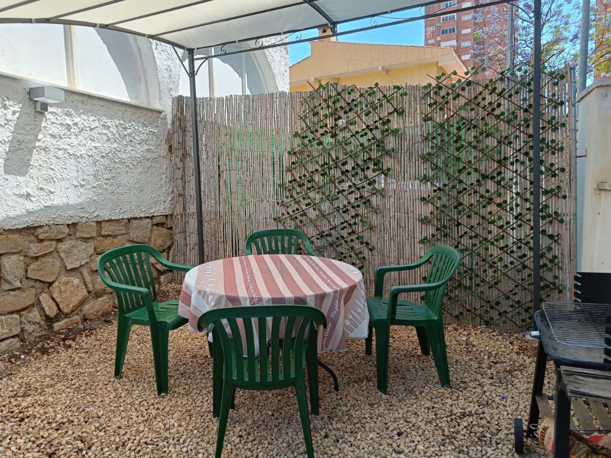 Casa Mya Con Terreno Privado Y Parking Compartido - A 800M De Playa Poniente Βίλα Μπένιντορμ Εξωτερικό φωτογραφία